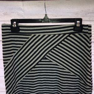 2b Bebe Black and Gray Striped Stretch Long Maxi Skirt Medium